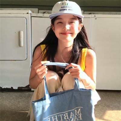 小姐嬉春